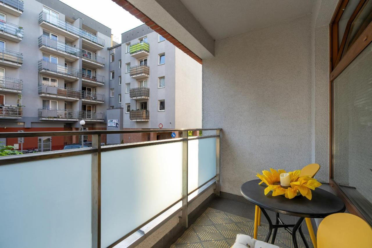Comfortable Wojskowa Apartment By Noclegi Renters Poznań Exterior foto